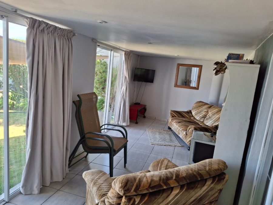 To Let 1 Bedroom Property for Rent in Mountainside Western Cape